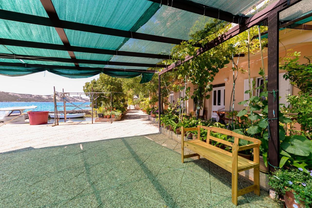 Apartments Amfora - Cozy And Modern Apartments For Up To 15 People, 100M From The Sea And Beach Stara Novalja Bagian luar foto