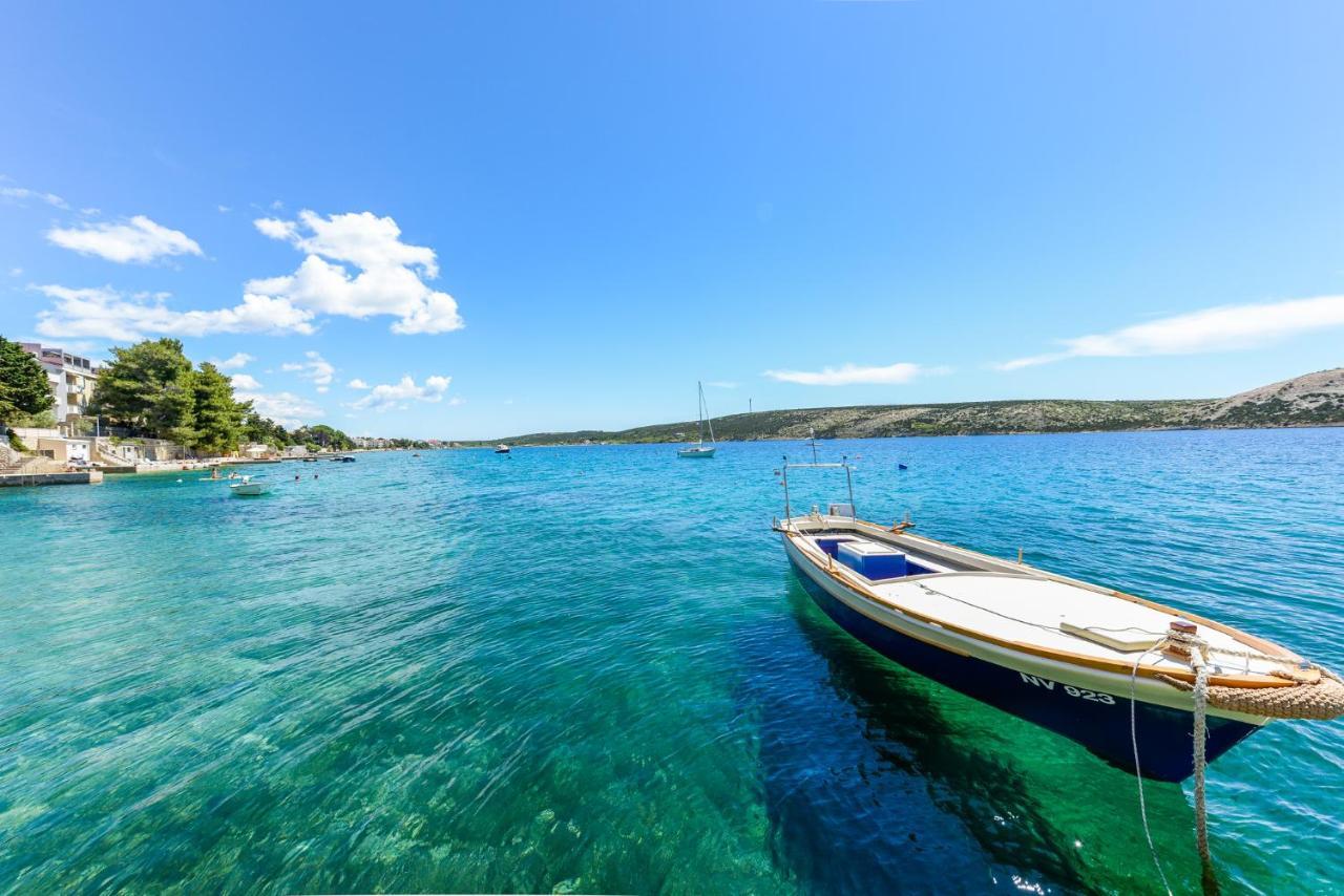 Apartments Amfora - Cozy And Modern Apartments For Up To 15 People, 100M From The Sea And Beach Stara Novalja Bagian luar foto